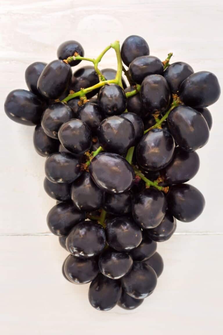 Image showcasing Seeded Grapes vs Seedless Grapes - Mindfully Healthy Living